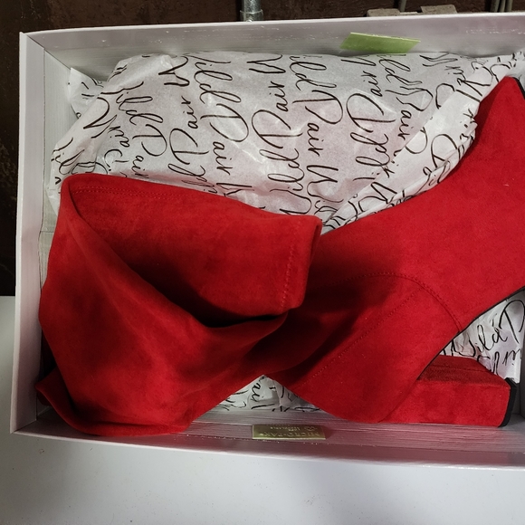 Wild Pair Over the knee boots - Picture 2 of 5